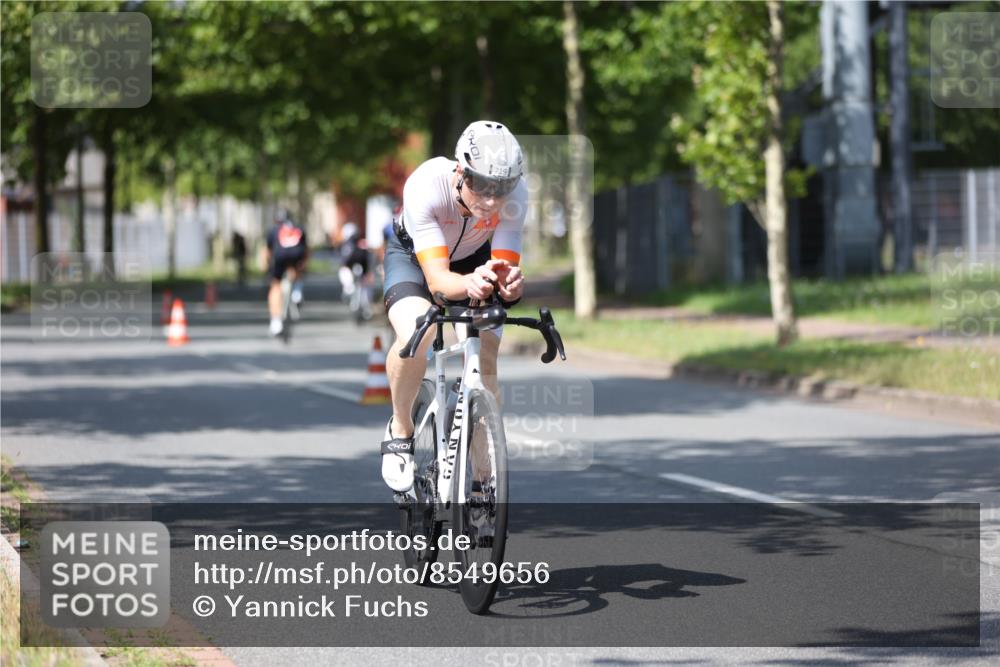 10.08.2025 - GEWOBA Citytriathlon Bremen Yannick Fuchs http://msf.ph/oto/8549656 10.08.2025 12:19:47 Radfahren 554, 719, 739, 749, 841 meine-sportfotos.de