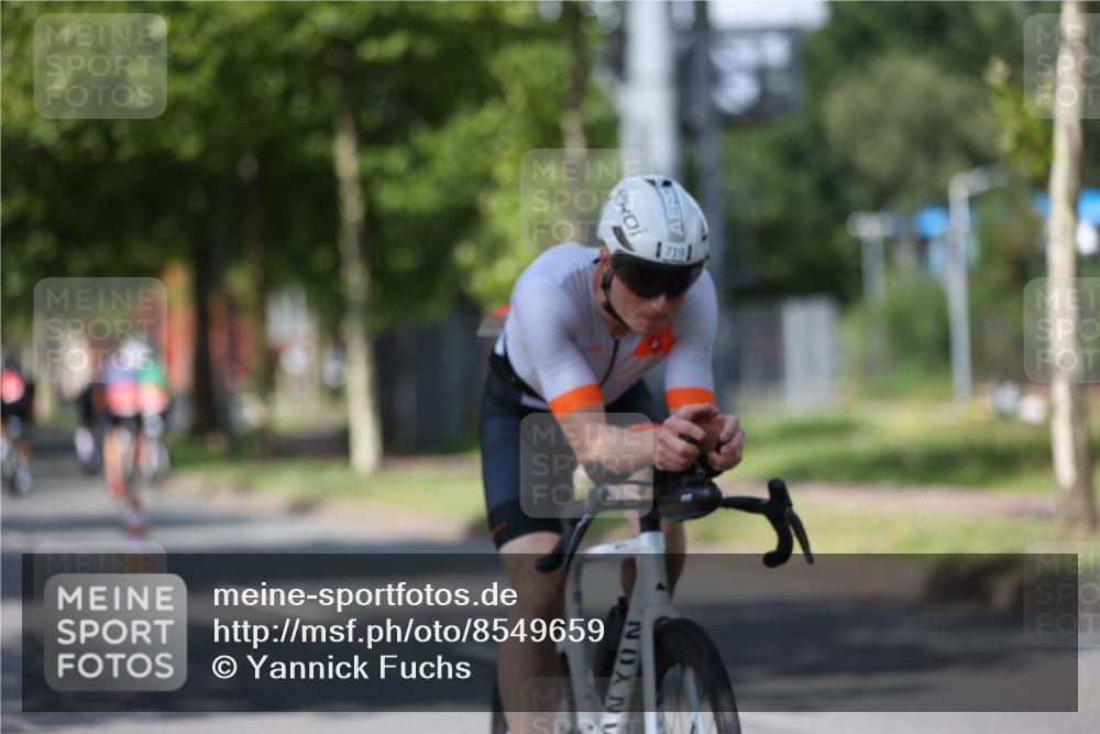 10.08.2025 - GEWOBA Citytriathlon Bremen Yannick Fuchs http://msf.ph/oto/8549659 10.08.2025 12:19:48 Radfahren 554, 719, 739, 749, 764, 841 meine-sportfotos.de