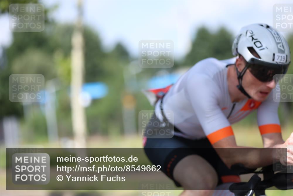 10.08.2025 - GEWOBA Citytriathlon Bremen Yannick Fuchs http://msf.ph/oto/8549662 10.08.2025 12:19:48 Radfahren 554, 719, 739, 749, 764, 841 meine-sportfotos.de