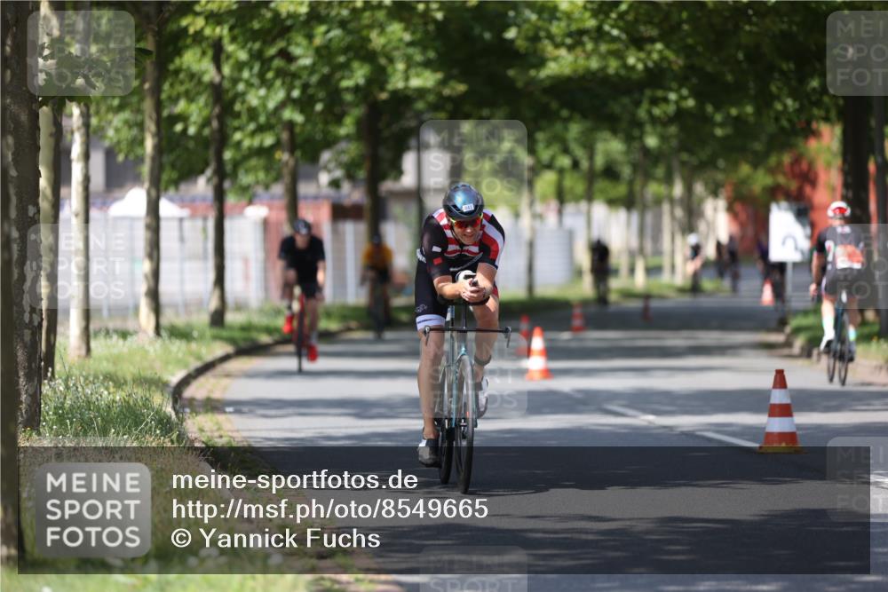 10.08.2025 - GEWOBA Citytriathlon Bremen Yannick Fuchs http://msf.ph/oto/8549665 10.08.2025 12:19:55 Radfahren 554, 639, 719, 739, 764, 782, 784, 841, 920, 1027 meine-sportfotos.de