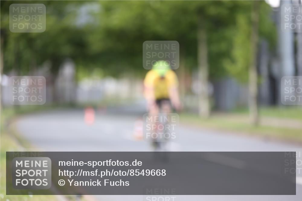 10.08.2025 - GEWOBA Citytriathlon Bremen Yannick Fuchs http://msf.ph/oto/8549668 10.08.2025 13:30:06 Radfahren 792, 942 meine-sportfotos.de