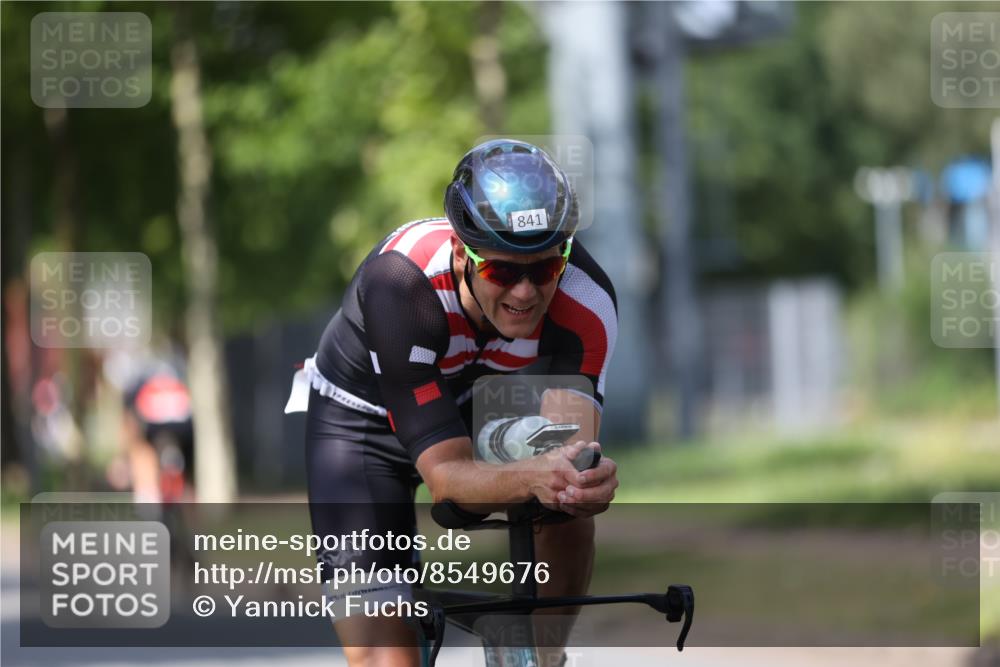 10.08.2025 - GEWOBA Citytriathlon Bremen Yannick Fuchs http://msf.ph/oto/8549676 10.08.2025 12:19:56 Radfahren 554, 639, 719, 739, 764, 782, 784, 841, 920, 1027 meine-sportfotos.de
