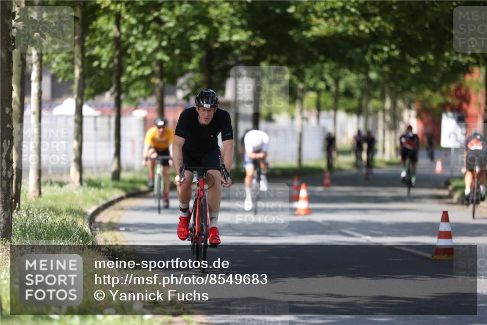 10.08.2025 - GEWOBA Citytriathlon Bremen Yannick Fuchs http://msf.ph/oto/8549683 10.08.2025 12:19:57 Radfahren 639, 719, 739, 764, 782, 784, 841, 920, 1027 meine-sportfotos.de