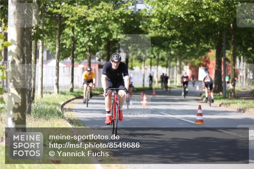10.08.2025 - GEWOBA Citytriathlon Bremen Yannick Fuchs http://msf.ph/oto/8549686 10.08.2025 12:19:57 Radfahren 639, 719, 739, 764, 782, 784, 841, 920, 1027 meine-sportfotos.de
