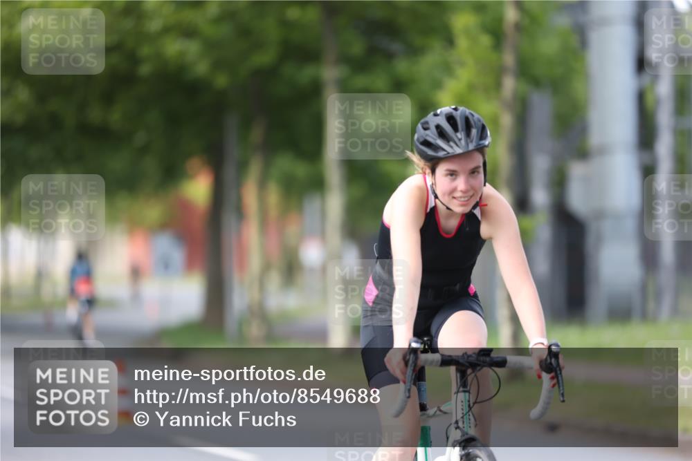 10.08.2025 - GEWOBA Citytriathlon Bremen Yannick Fuchs http://msf.ph/oto/8549688 10.08.2025 13:31:16 Radfahren 724, 922, 968 meine-sportfotos.de