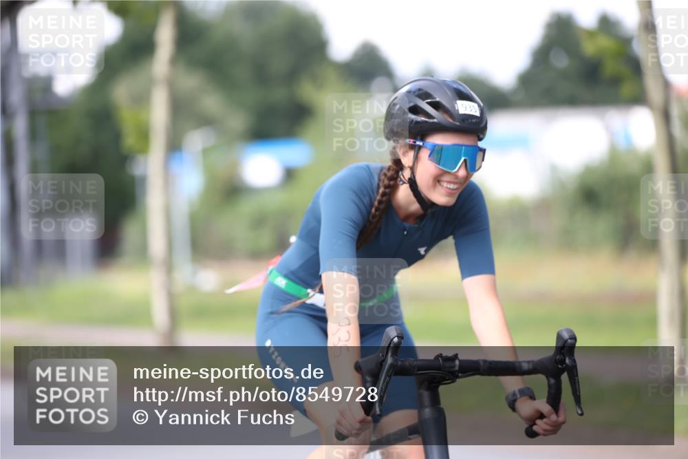 10.08.2025 - GEWOBA Citytriathlon Bremen Yannick Fuchs http://msf.ph/oto/8549728 10.08.2025 13:32:12 Radfahren 935, 1031 meine-sportfotos.de
