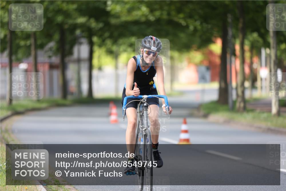 10.08.2025 - GEWOBA Citytriathlon Bremen Yannick Fuchs http://msf.ph/oto/8549745 10.08.2025 13:32:38 Radfahren 937 meine-sportfotos.de