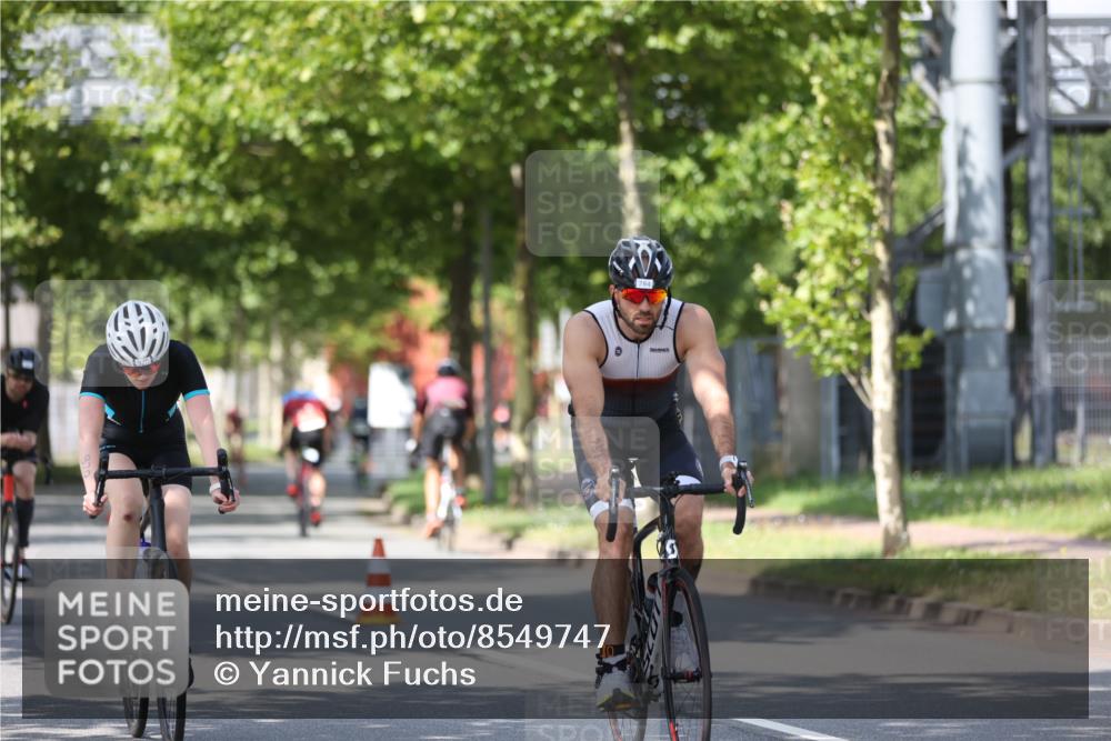 10.08.2025 - GEWOBA Citytriathlon Bremen Yannick Fuchs http://msf.ph/oto/8549747 10.08.2025 12:20:06 Radfahren 570, 639, 739, 764, 782, 784, 841, 844, 892, 920, 1027 meine-sportfotos.de
