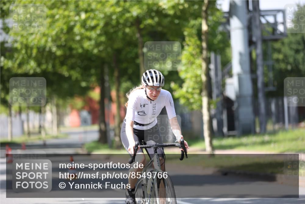 10.08.2025 - GEWOBA Citytriathlon Bremen Yannick Fuchs http://msf.ph/oto/8549766 10.08.2025 13:34:34 Radfahren 593, 865, 905, 924 meine-sportfotos.de