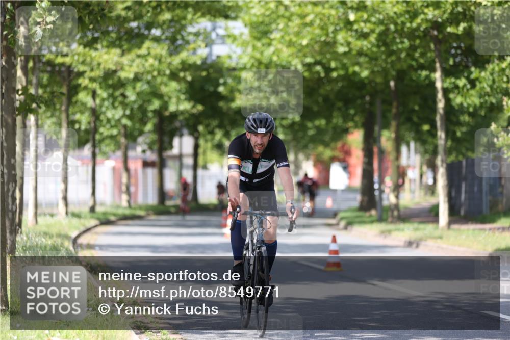10.08.2025 - GEWOBA Citytriathlon Bremen Yannick Fuchs http://msf.ph/oto/8549771 10.08.2025 12:20:10 Radfahren 565, 570, 639, 720, 739, 764, 782, 784, 841, 844, 892, 920, 1027 meine-sportfotos.de