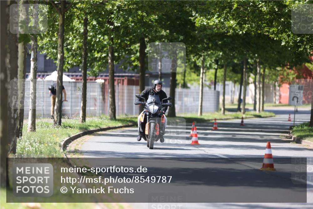 10.08.2025 - GEWOBA Citytriathlon Bremen Yannick Fuchs http://msf.ph/oto/8549787 10.08.2025 14:05:32 Radfahren 11 meine-sportfotos.de