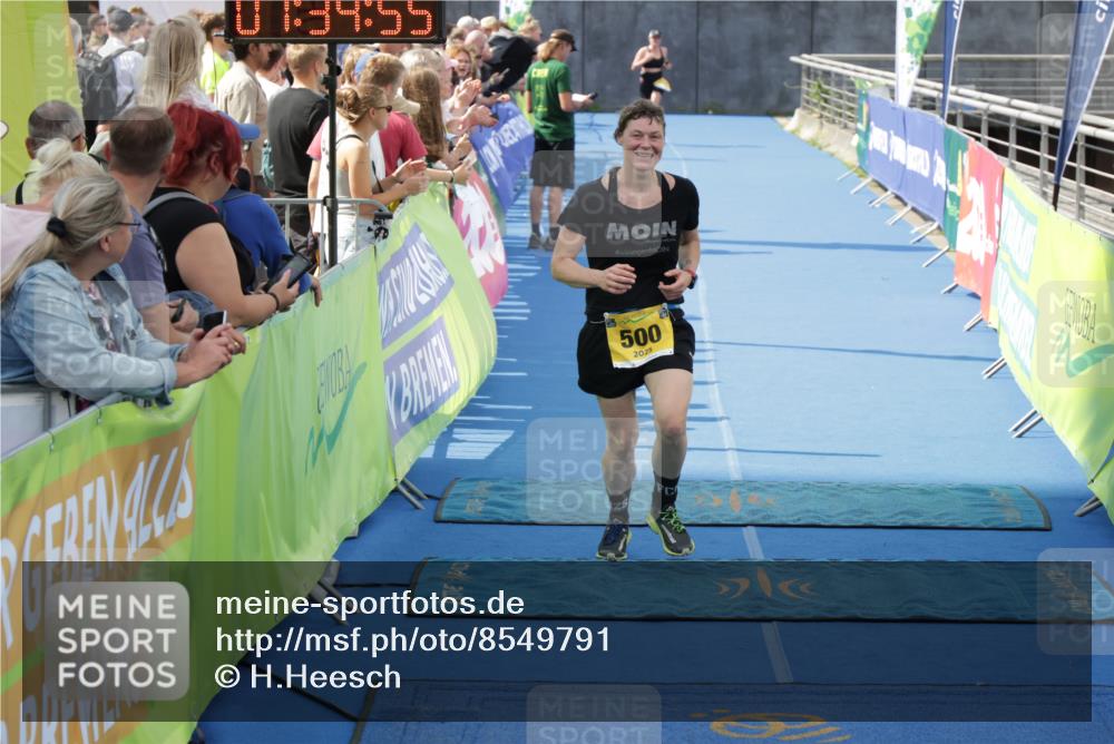 10.08.2025 - GEWOBA Citytriathlon Bremen H.Heesch http://msf.ph/oto/8549791 10.08.2025 11:38:37 Ziel 500 meine-sportfotos.de