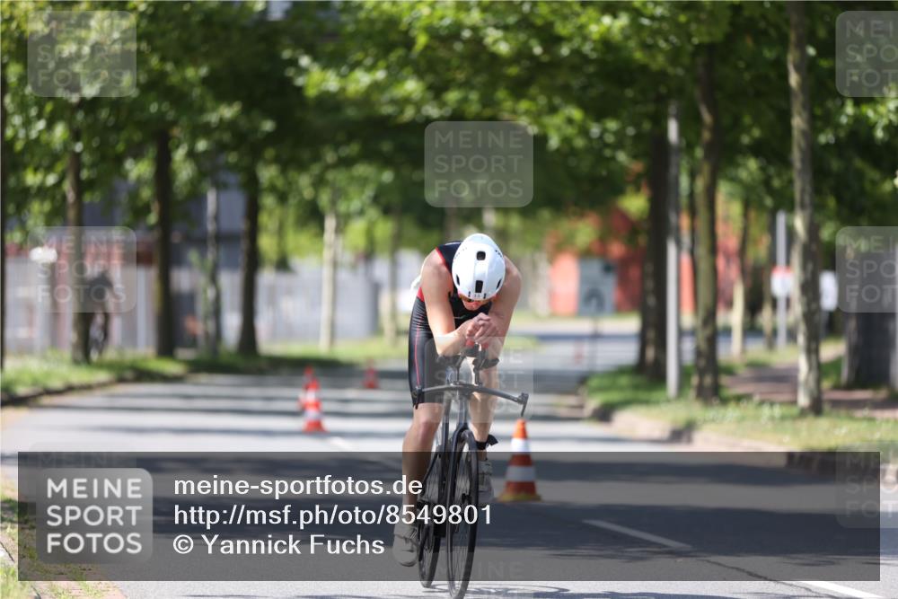 10.08.2025 - GEWOBA Citytriathlon Bremen Yannick Fuchs http://msf.ph/oto/8549801 10.08.2025 14:05:36 Radfahren 11 meine-sportfotos.de