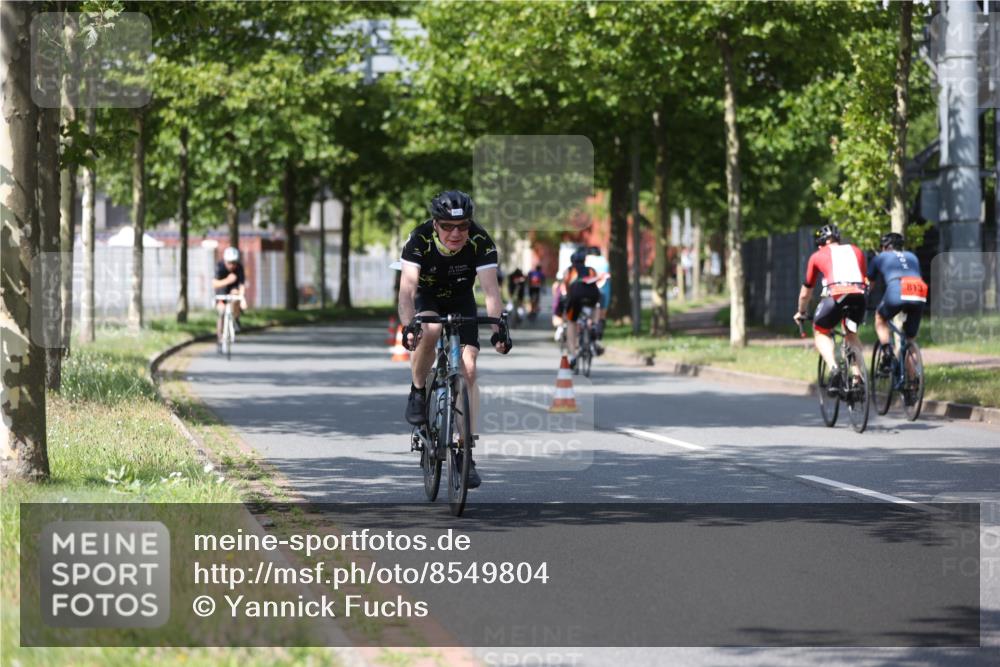 10.08.2025 - GEWOBA Citytriathlon Bremen Yannick Fuchs http://msf.ph/oto/8549804 10.08.2025 12:20:18 Radfahren 565, 570, 596, 631, 720, 782, 784, 844, 892, 920 meine-sportfotos.de