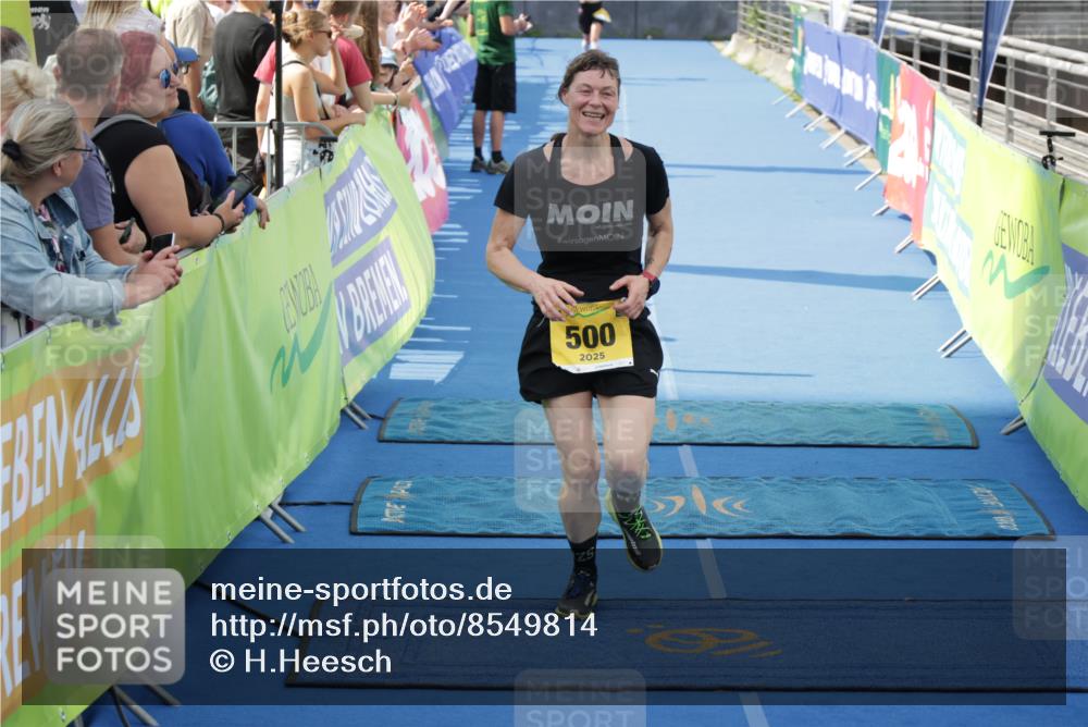 10.08.2025 - GEWOBA Citytriathlon Bremen H.Heesch http://msf.ph/oto/8549814 10.08.2025 11:38:38 Ziel 500 meine-sportfotos.de