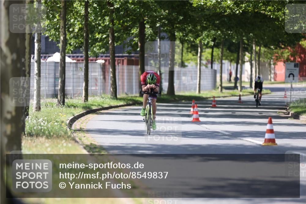 10.08.2025 - GEWOBA Citytriathlon Bremen Yannick Fuchs http://msf.ph/oto/8549837 10.08.2025 14:08:19 Radfahren 3 meine-sportfotos.de