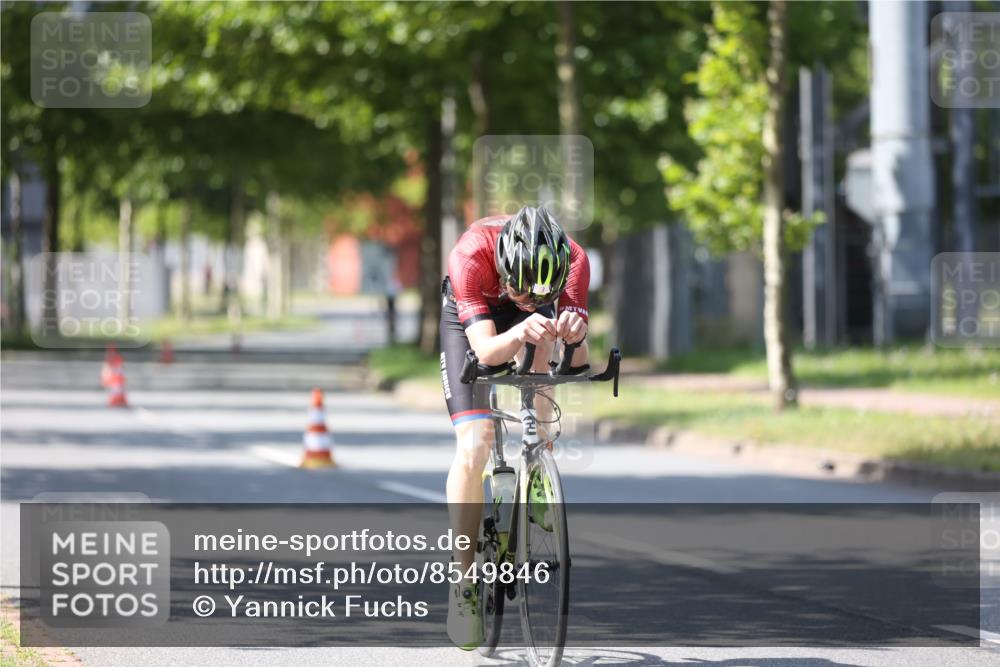 10.08.2025 - GEWOBA Citytriathlon Bremen Yannick Fuchs http://msf.ph/oto/8549846 10.08.2025 14:08:21 Radfahren 3 meine-sportfotos.de
