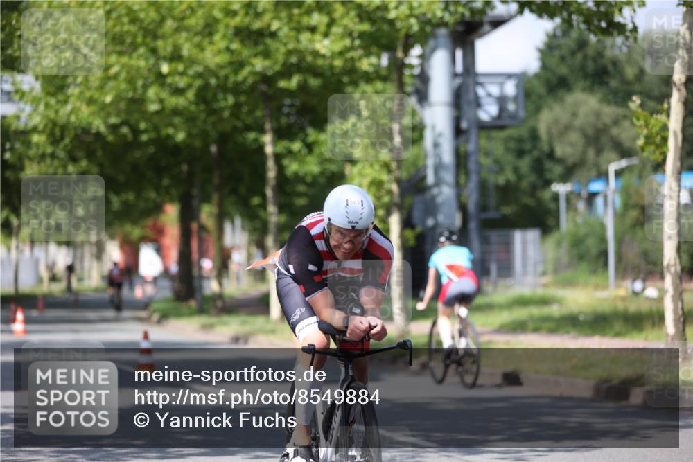 10.08.2025 - GEWOBA Citytriathlon Bremen Yannick Fuchs http://msf.ph/oto/8549884 10.08.2025 12:20:34 Radfahren 563, 596, 631, 720, 734, 829, 900, 940 meine-sportfotos.de