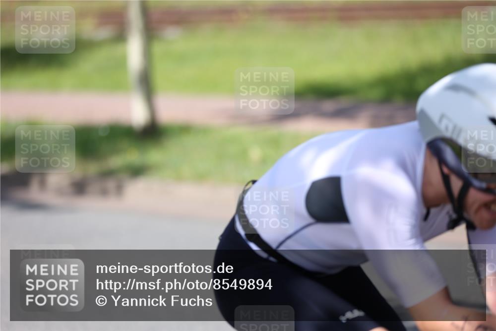10.08.2025 - GEWOBA Citytriathlon Bremen Yannick Fuchs http://msf.ph/oto/8549894 10.08.2025 14:09:38 Radfahren 49 meine-sportfotos.de
