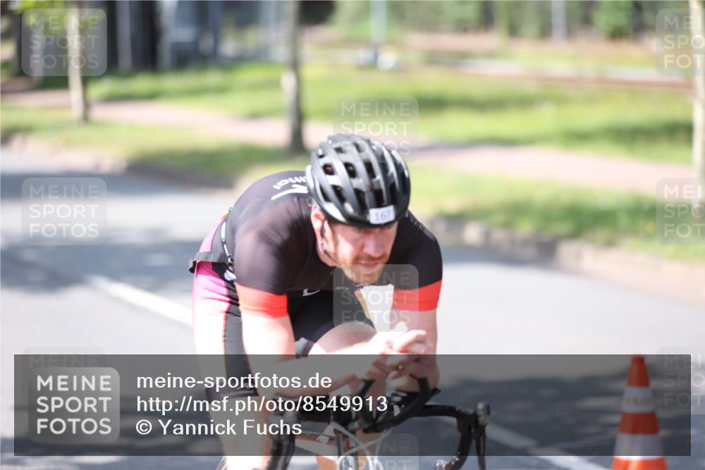 10.08.2025 - GEWOBA Citytriathlon Bremen Yannick Fuchs http://msf.ph/oto/8549913 10.08.2025 14:09:59 Radfahren 159, 167 meine-sportfotos.de