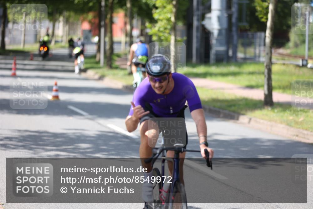 10.08.2025 - GEWOBA Citytriathlon Bremen Yannick Fuchs http://msf.ph/oto/8549972 10.08.2025 14:11:32 Radfahren 70, 161 meine-sportfotos.de
