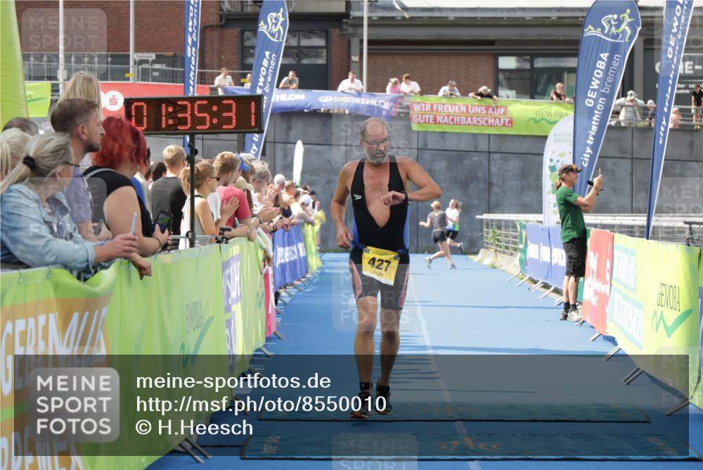 10.08.2025 - GEWOBA Citytriathlon Bremen H.Heesch http://msf.ph/oto/8550010 10.08.2025 11:39:13 Ziel 427 meine-sportfotos.de