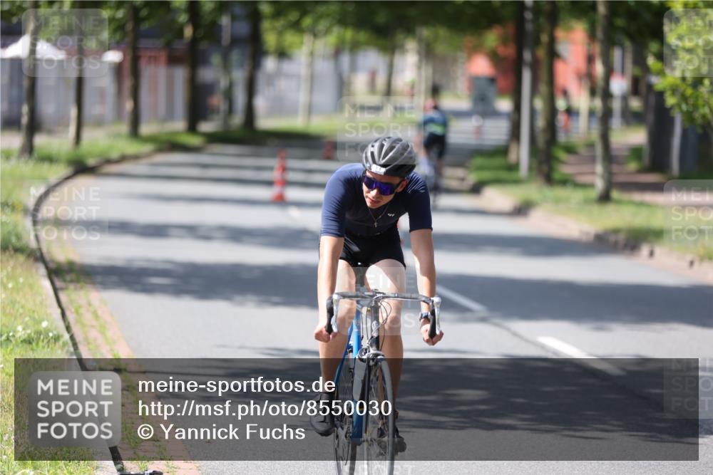 10.08.2025 - GEWOBA Citytriathlon Bremen Yannick Fuchs http://msf.ph/oto/8550030 10.08.2025 14:12:00 Radfahren 12, 156, 168 meine-sportfotos.de