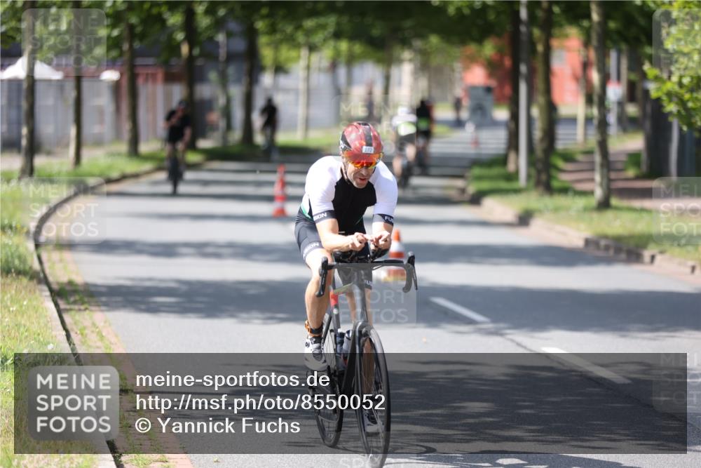10.08.2025 - GEWOBA Citytriathlon Bremen Yannick Fuchs http://msf.ph/oto/8550052 10.08.2025 14:12:12 Radfahren 10, 12, 27, 42, 172 meine-sportfotos.de