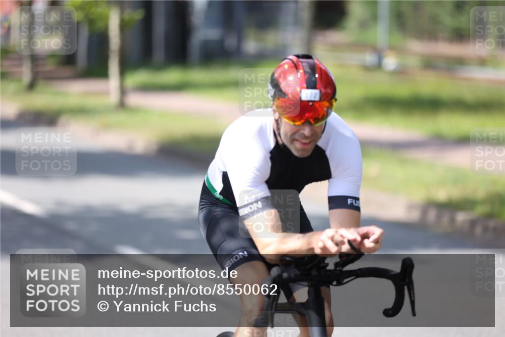 10.08.2025 - GEWOBA Citytriathlon Bremen Yannick Fuchs http://msf.ph/oto/8550062 10.08.2025 14:12:13 Radfahren 10, 12, 27, 42, 172 meine-sportfotos.de