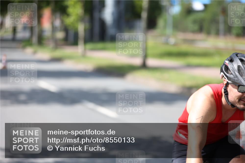 10.08.2025 - GEWOBA Citytriathlon Bremen Yannick Fuchs http://msf.ph/oto/8550133 10.08.2025 14:12:25 Radfahren 10, 27, 33, 42, 66, 171, 172, 178 meine-sportfotos.de