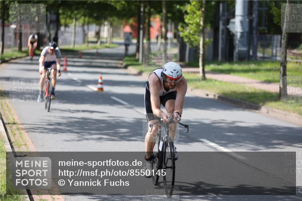 10.08.2025 - GEWOBA Citytriathlon Bremen Yannick Fuchs http://msf.ph/oto/8550145 10.08.2025 14:12:26 Radfahren 10, 27, 33, 42, 66, 171, 172, 178 meine-sportfotos.de