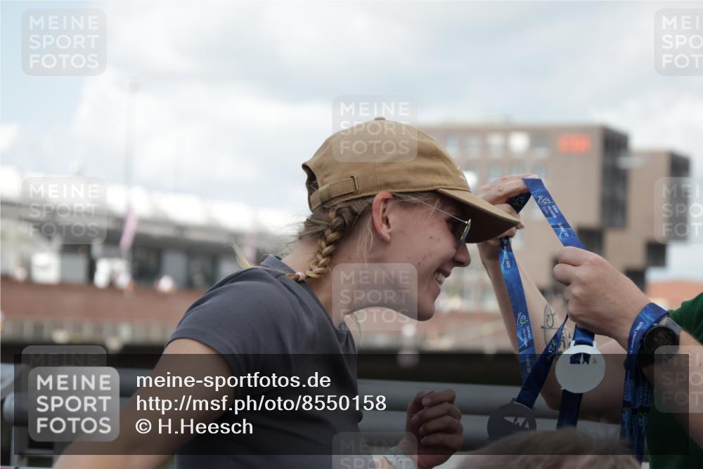 10.08.2025 - GEWOBA Citytriathlon Bremen H.Heesch http://msf.ph/oto/8550158 10.08.2025 11:39:44 Ziel 429 meine-sportfotos.de