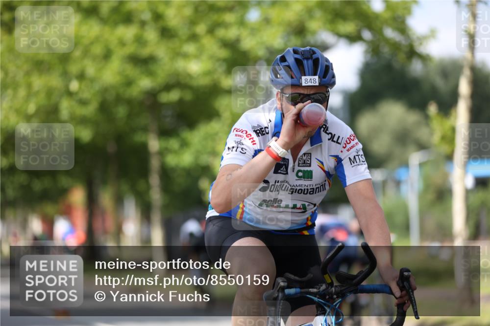10.08.2025 - GEWOBA Citytriathlon Bremen Yannick Fuchs http://msf.ph/oto/8550159 10.08.2025 12:22:27 Radfahren 580, 602, 663, 665, 803, 848, 870, 910, 1023 meine-sportfotos.de