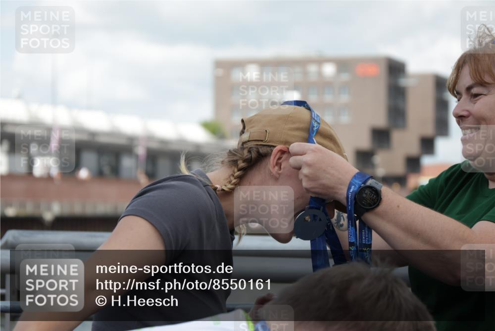 10.08.2025 - GEWOBA Citytriathlon Bremen H.Heesch http://msf.ph/oto/8550161 10.08.2025 11:39:45 Ziel 429 meine-sportfotos.de