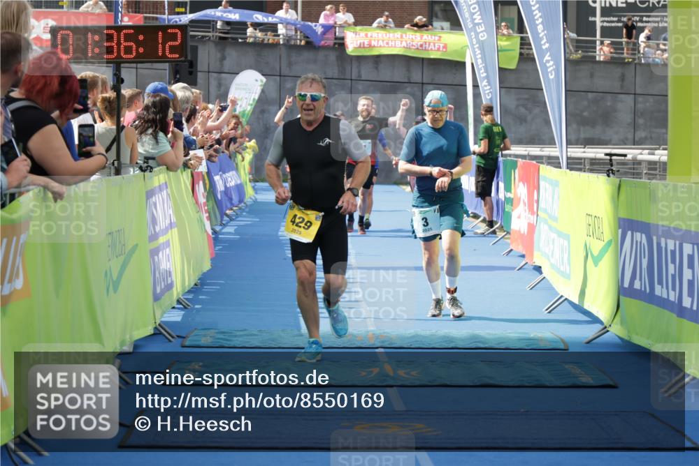10.08.2025 - GEWOBA Citytriathlon Bremen H.Heesch http://msf.ph/oto/8550169 10.08.2025 11:39:54 Ziel 3, 87, 95 meine-sportfotos.de