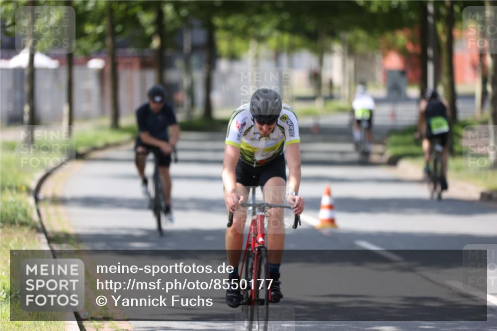 10.08.2025 - GEWOBA Citytriathlon Bremen Yannick Fuchs http://msf.ph/oto/8550177 10.08.2025 14:12:31 Radfahren 10, 33, 42, 66, 155, 171, 178 meine-sportfotos.de