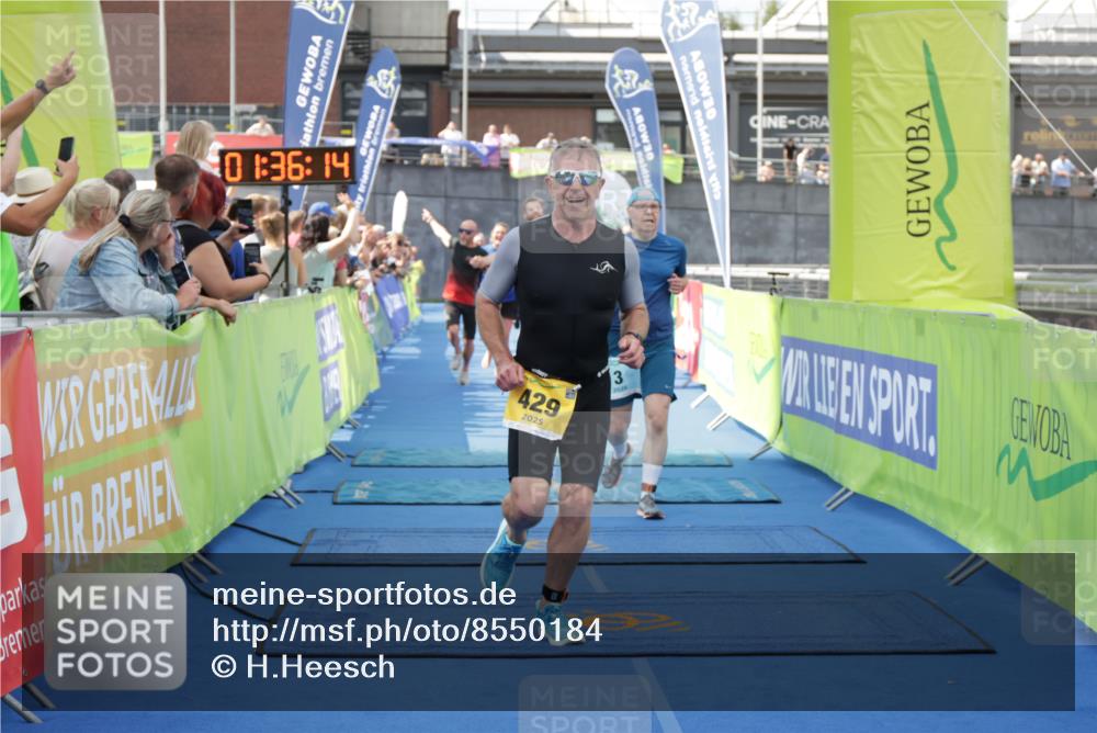 10.08.2025 - GEWOBA Citytriathlon Bremen H.Heesch http://msf.ph/oto/8550184 10.08.2025 11:39:56 Ziel 3, 87, 95 meine-sportfotos.de