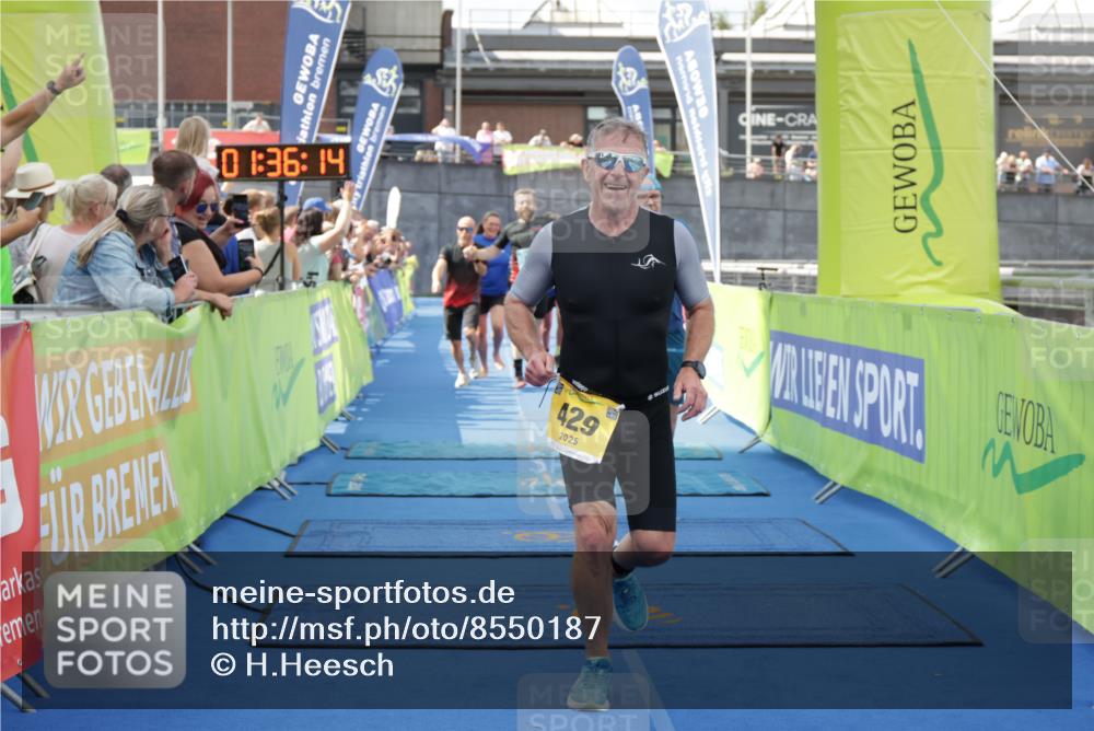 10.08.2025 - GEWOBA Citytriathlon Bremen H.Heesch http://msf.ph/oto/8550187 10.08.2025 11:39:56 Ziel 3, 87, 95 meine-sportfotos.de