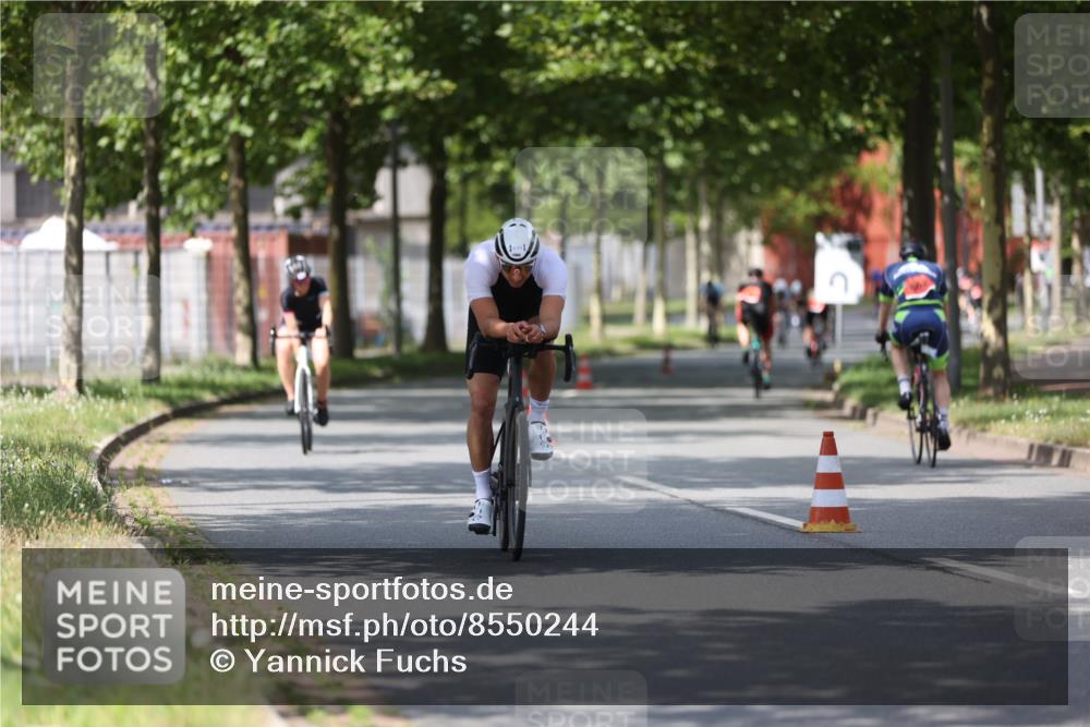 10.08.2025 - GEWOBA Citytriathlon Bremen Yannick Fuchs http://msf.ph/oto/8550244 10.08.2025 12:22:40 Radfahren 580, 602, 634, 658, 663, 665, 690, 714, 803, 870, 910, 926 meine-sportfotos.de