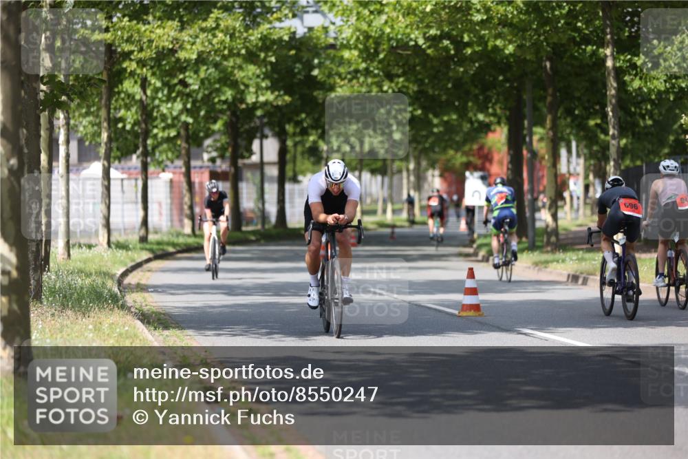 10.08.2025 - GEWOBA Citytriathlon Bremen Yannick Fuchs http://msf.ph/oto/8550247 10.08.2025 12:22:40 Radfahren 580, 602, 634, 658, 663, 665, 690, 714, 803, 870, 910, 926 meine-sportfotos.de