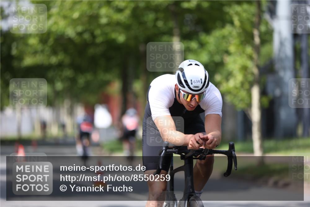 10.08.2025 - GEWOBA Citytriathlon Bremen Yannick Fuchs http://msf.ph/oto/8550259 10.08.2025 12:22:41 Radfahren 580, 602, 634, 658, 663, 665, 690, 714, 803, 870, 910, 926 meine-sportfotos.de