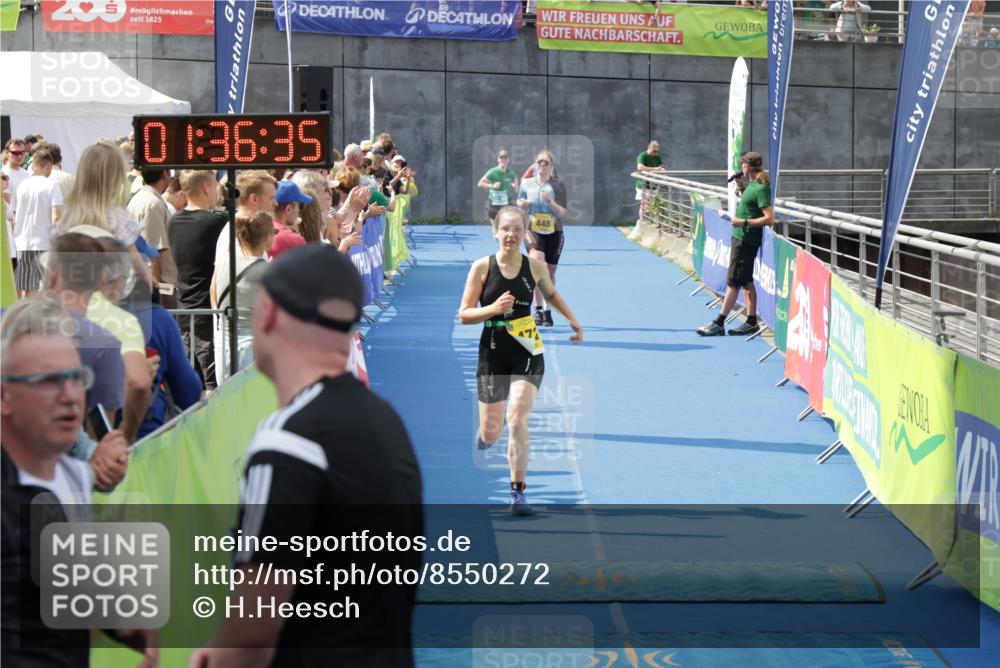 10.08.2025 - GEWOBA Citytriathlon Bremen H.Heesch http://msf.ph/oto/8550272 10.08.2025 11:40:16 Ziel 472 meine-sportfotos.de