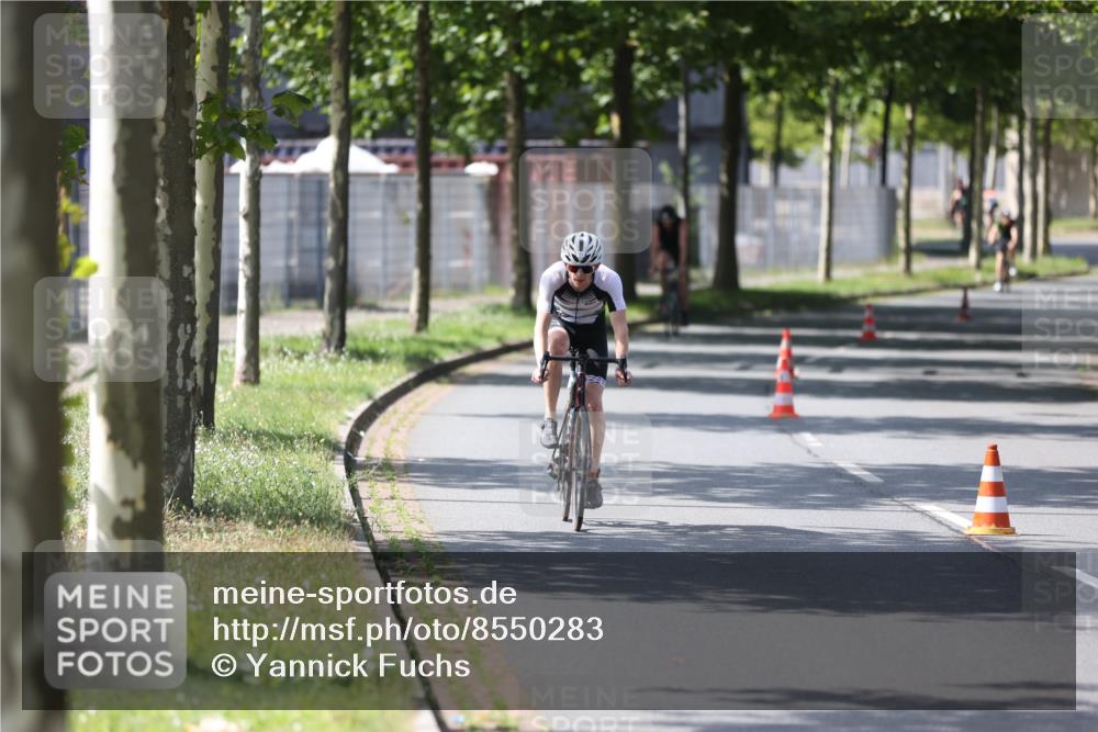 10.08.2025 - GEWOBA Citytriathlon Bremen Yannick Fuchs http://msf.ph/oto/8550283 10.08.2025 14:12:56 Radfahren 8, 95, 117, 148 meine-sportfotos.de
