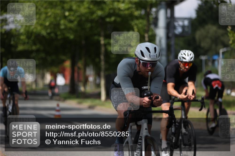 10.08.2025 - GEWOBA Citytriathlon Bremen Yannick Fuchs http://msf.ph/oto/8550285 10.08.2025 12:22:50 Radfahren 580, 634, 658, 690, 714, 729, 926 meine-sportfotos.de