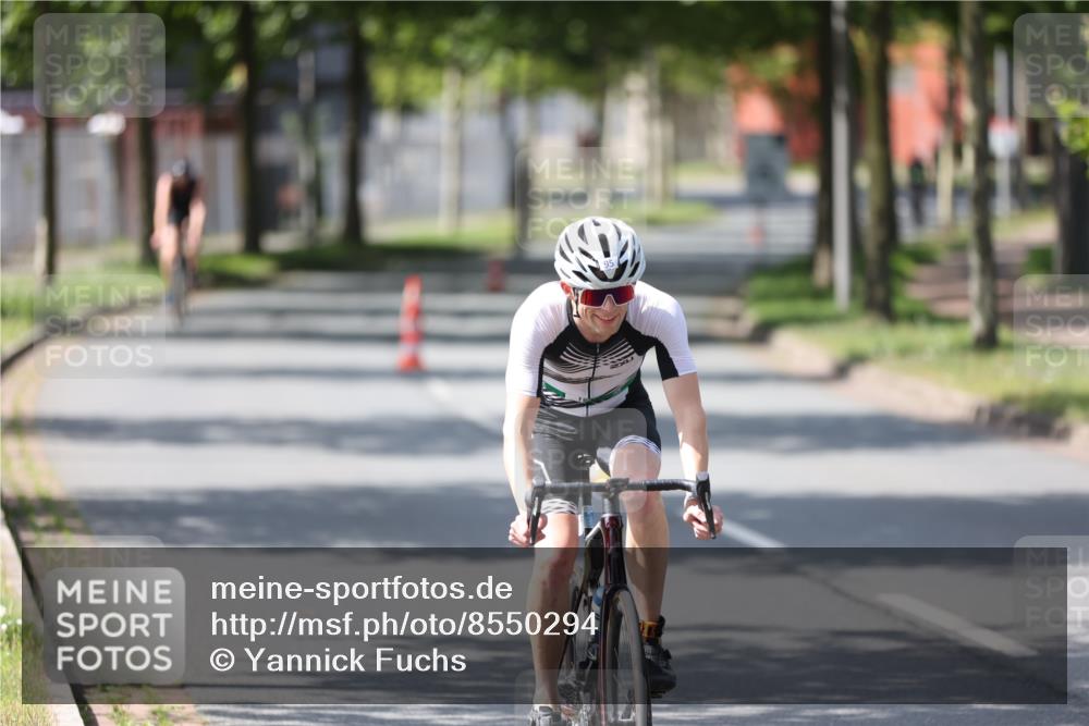 10.08.2025 - GEWOBA Citytriathlon Bremen Yannick Fuchs http://msf.ph/oto/8550294 10.08.2025 14:12:58 Radfahren 8, 95, 117, 148 meine-sportfotos.de