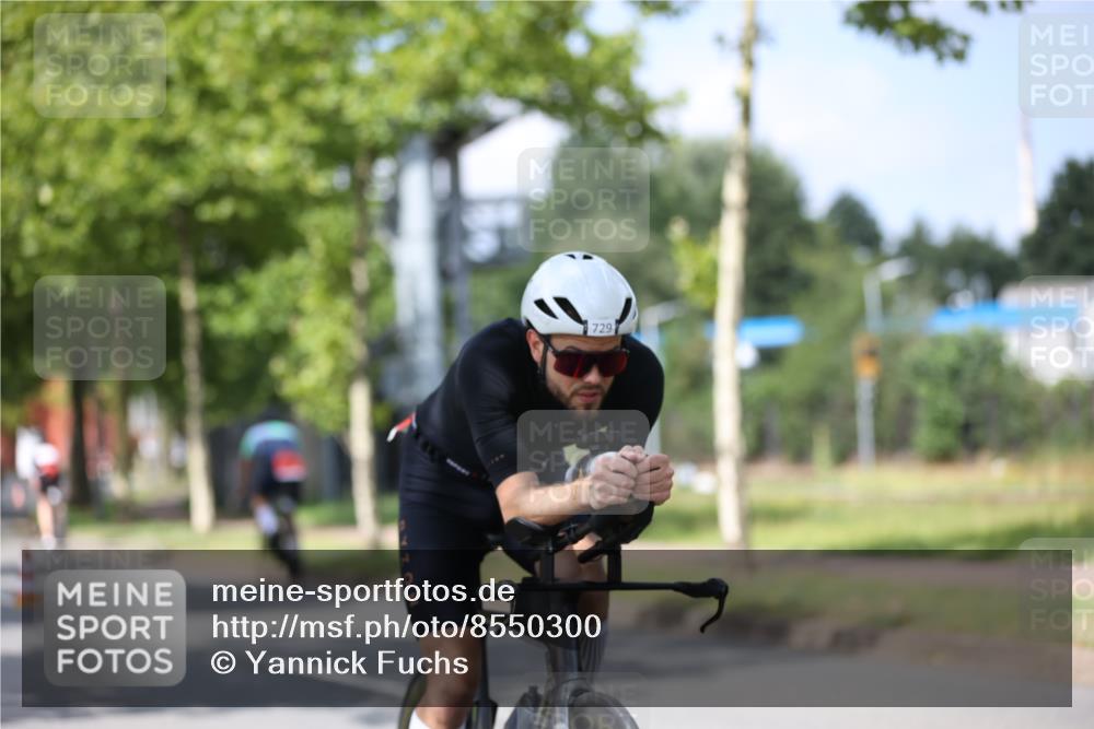 10.08.2025 - GEWOBA Citytriathlon Bremen Yannick Fuchs http://msf.ph/oto/8550300 10.08.2025 12:22:53 Radfahren 603, 634, 658, 690, 714, 729, 926 meine-sportfotos.de