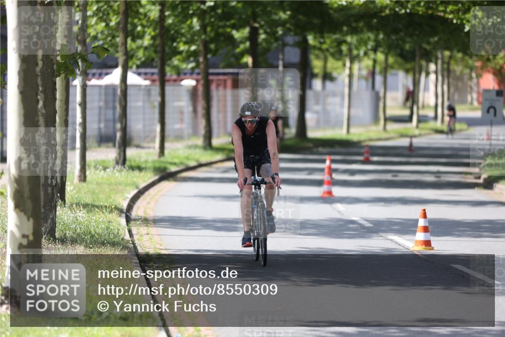 10.08.2025 - GEWOBA Citytriathlon Bremen Yannick Fuchs http://msf.ph/oto/8550309 10.08.2025 14:13:02 Radfahren 8, 95, 107, 148 meine-sportfotos.de