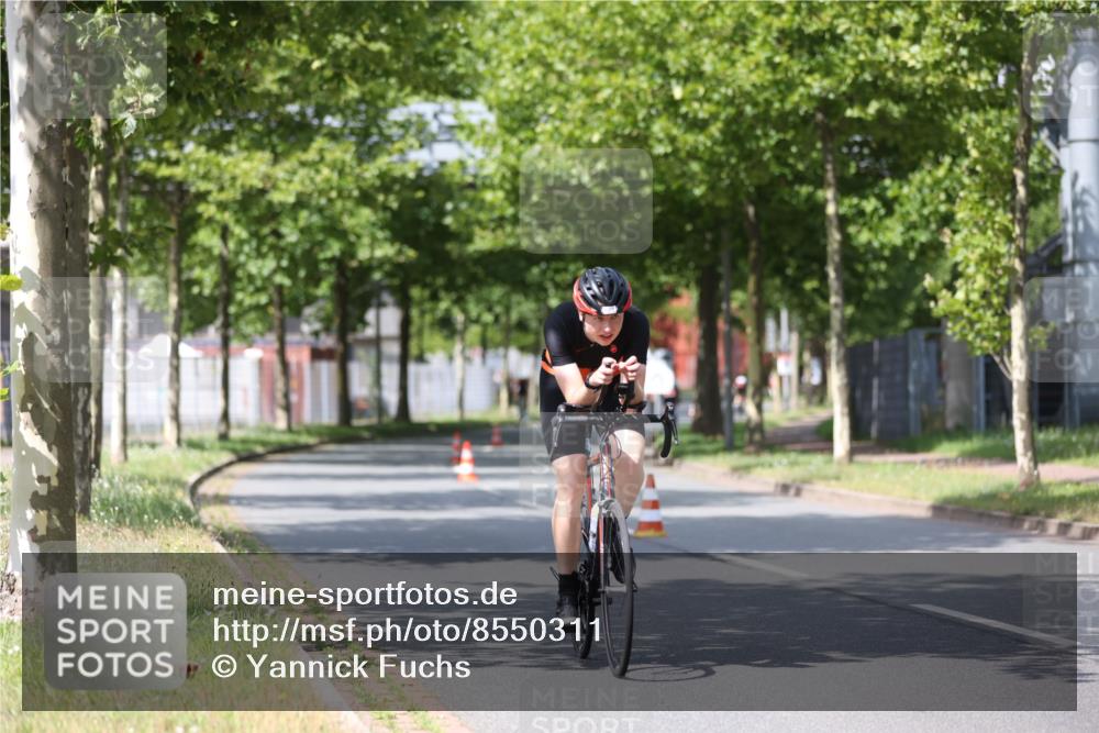 10.08.2025 - GEWOBA Citytriathlon Bremen Yannick Fuchs http://msf.ph/oto/8550311 10.08.2025 12:23:02 Radfahren 589, 603, 658, 690, 714, 729, 921, 934 meine-sportfotos.de