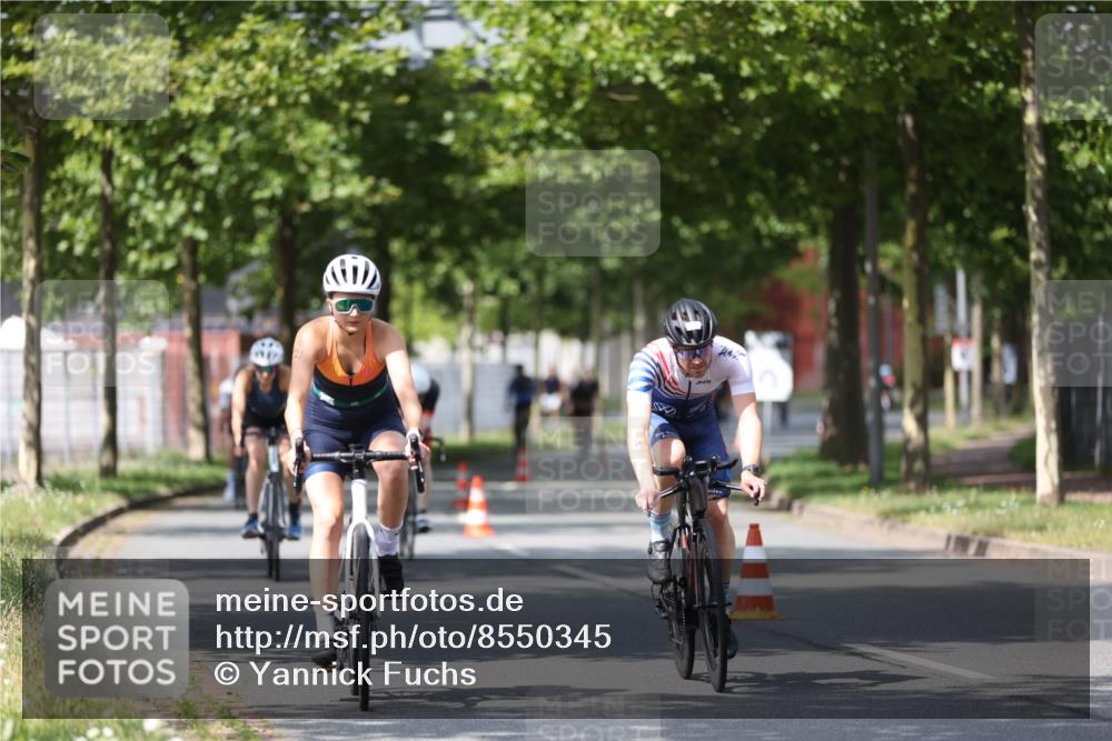 10.08.2025 - GEWOBA Citytriathlon Bremen Yannick Fuchs http://msf.ph/oto/8550345 10.08.2025 12:23:12 Radfahren 589, 603, 606, 638, 740, 921, 934, 953 meine-sportfotos.de