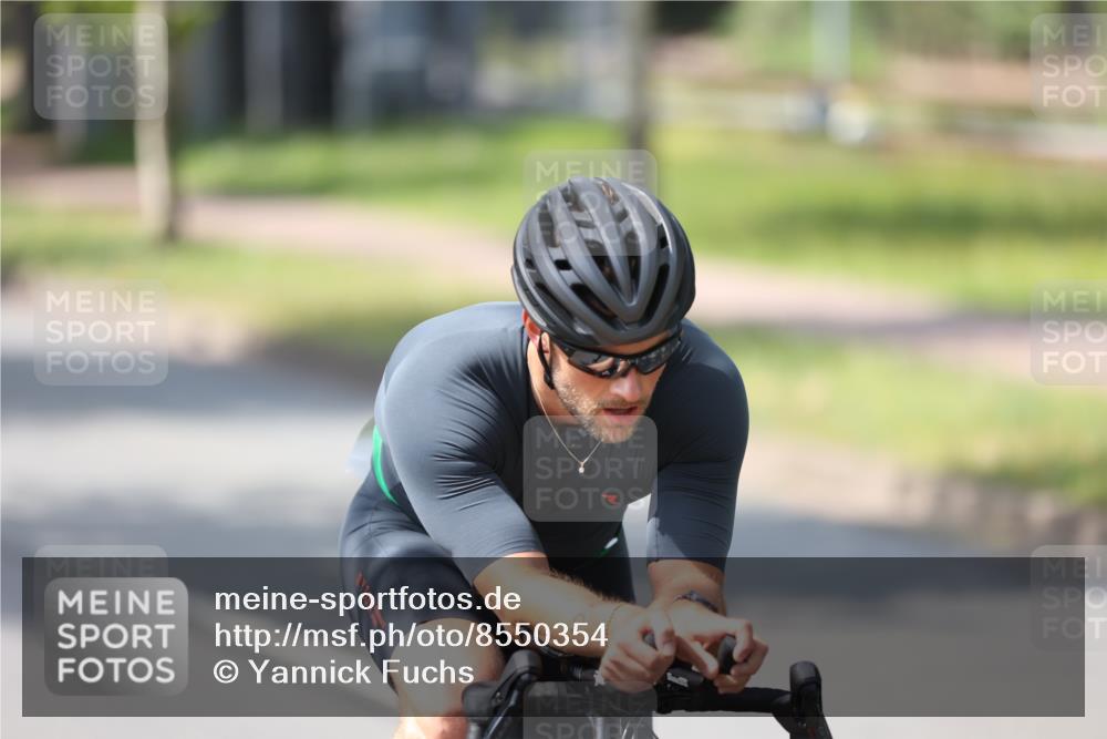 10.08.2025 - GEWOBA Citytriathlon Bremen Yannick Fuchs http://msf.ph/oto/8550354 10.08.2025 14:13:13 Radfahren 8, 104, 107 meine-sportfotos.de